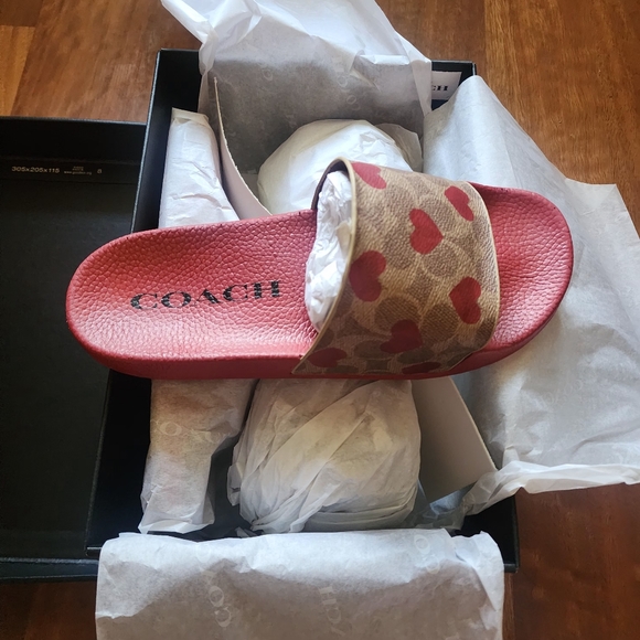 Coach Udele tan Sport Slide With red Heart Print sz 9 NWB SOLD OUT - Picture 5 of 9